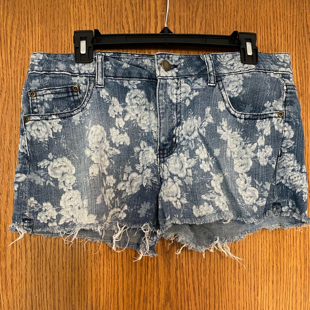 XXI Floral Distressed Print Denim Raw Hem Cut-Off Shorts